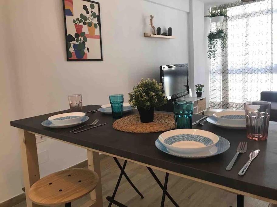 Ideal Apartamento En El Barrio De Las Delicias Málaga Exterior foto